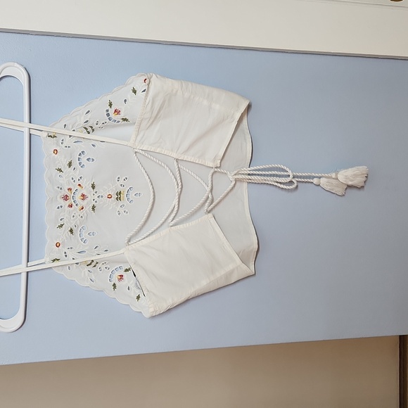 100% cotton Eyelet crop top - Picture 3 of 5